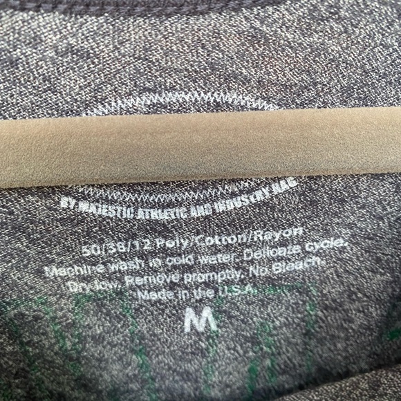 Women’s Mariners Raglan - Picture 3 of 5